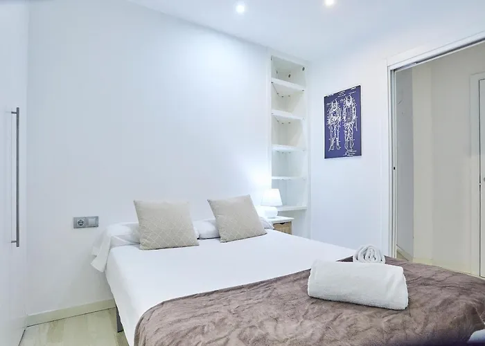 Arana Apartment By Basquehomes